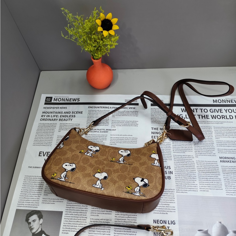 Coach X Peanuts CBJ88 Teri Shoulder Bag Signature Canvas Snoopy